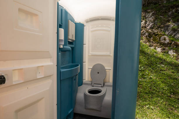 Portable Toilet Options We Offer in Mundelein, IL